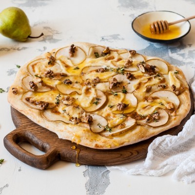 Pear, Gorgonzola and Honey Pizza Recipe