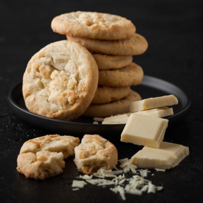 Soft Cookies with Almond Puree, Peanut Oil and White Chocolate